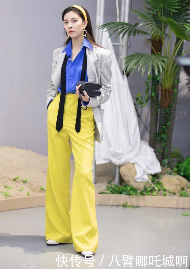 扔掉|扔掉你的阔腿裤吧!穿上就变矮土壮,哪里够这四款来的时髦显瘦