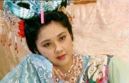 御弟|《女儿国》中女王之美