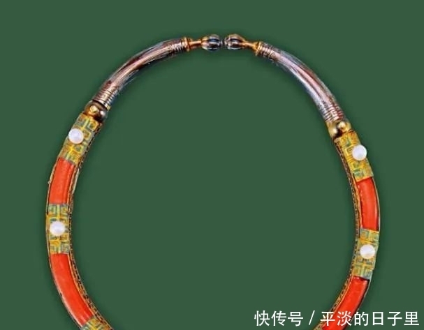 皇帝|为了皇帝朝冠上的东珠,一群水下奴冒着生命危险,在冰冷的水中挣扎