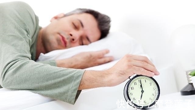 刷牙|早上起床后,先刷牙还是先喝水?做好了这些事,或许能健康长寿