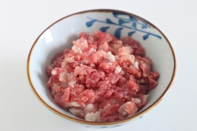 关键点|做肉末炒粉条，记住两个关键点，不管放多久，粉条都不粘不坨