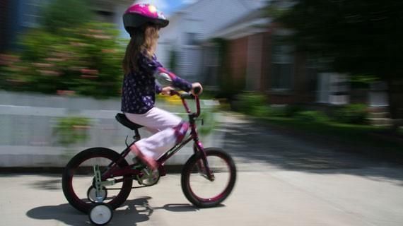 引力质量和惯性质量是什么？它们为何相等？