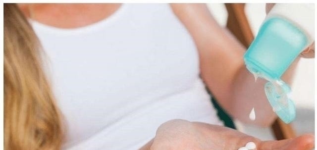 皮肤 化妆师提醒防晒霜别直接涂脸上,否则皮肤越来越黑还粗糙