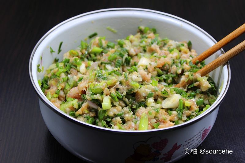  奶奶|冬至饺子这样做，皮薄馅大汁多，Q弹不易破，馅料实惠又鲜美