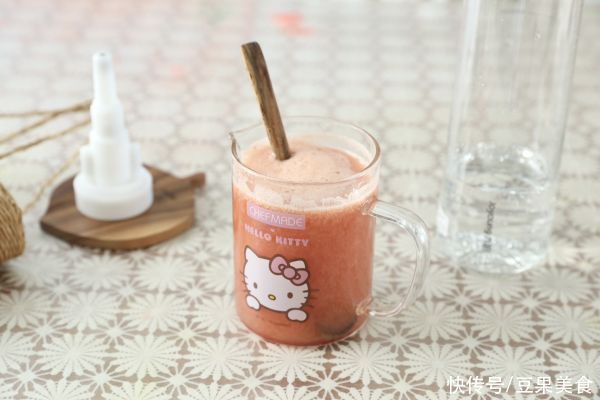 孩子|孩子自己也能制作的网红饮料，番茄气泡水