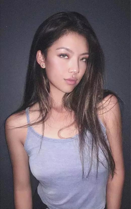 养眼|95后运动系美女,打高尔夫的她,魅力四射,身材养眼