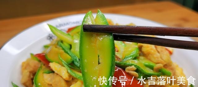 西葫芦炒鸡蛋,地道家常菜,教你百吃不厌的做法,鲜香又美味!