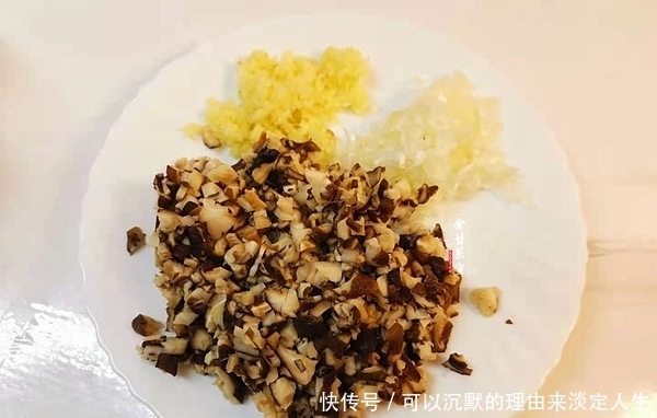咱家年夜饭都有肉丸,多加这两种食材,鲜香味美不腻人,好香