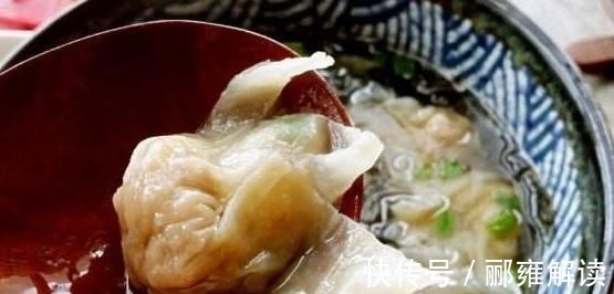 自制馄饨，汤是关键，只需4样放在一起，开水一浇，味道一点不差