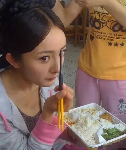 李雪健|明星在片场都没架子, 很接地气, 不摆谱, 大口吃盒饭