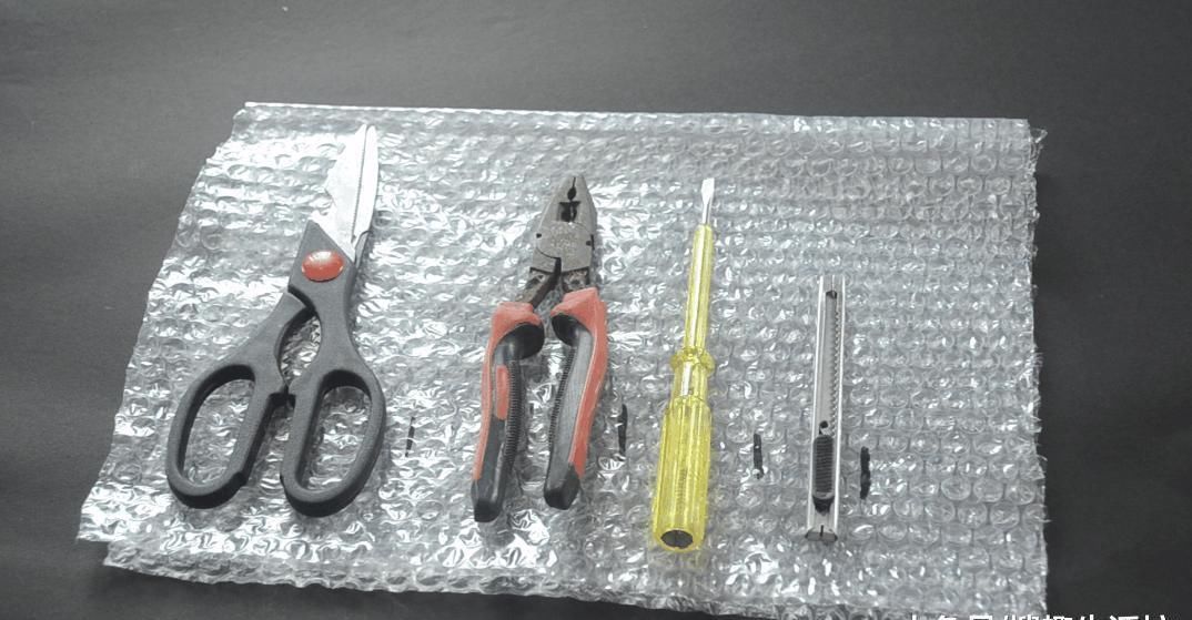 家家户户|快递箱里的气泡垫别扔了, 没想到它作用这么大, 家家户户用的到