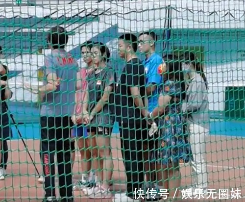 中国女排|郎平到北师大授课,引很多人围观,网友仍希望郎导再执教中国女排