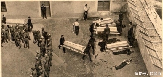 棺材|纳粹成批的枪毙犹太人的老照片:棺材就在旁边摆着,死一批装一批