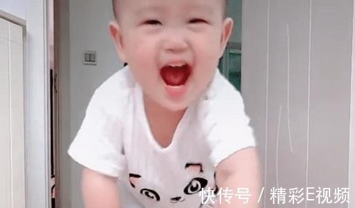 大小版|“小跟班奶爸”带娃火了,这大概是最值钱的大小版“移动拖把”了