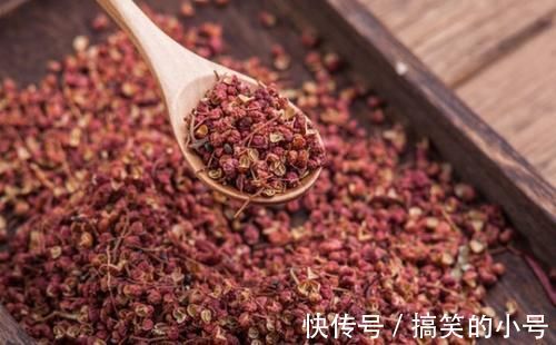煮猪肉炖排骨,“最忌”放这3味料,很多人都习惯放,难怪不好吃
