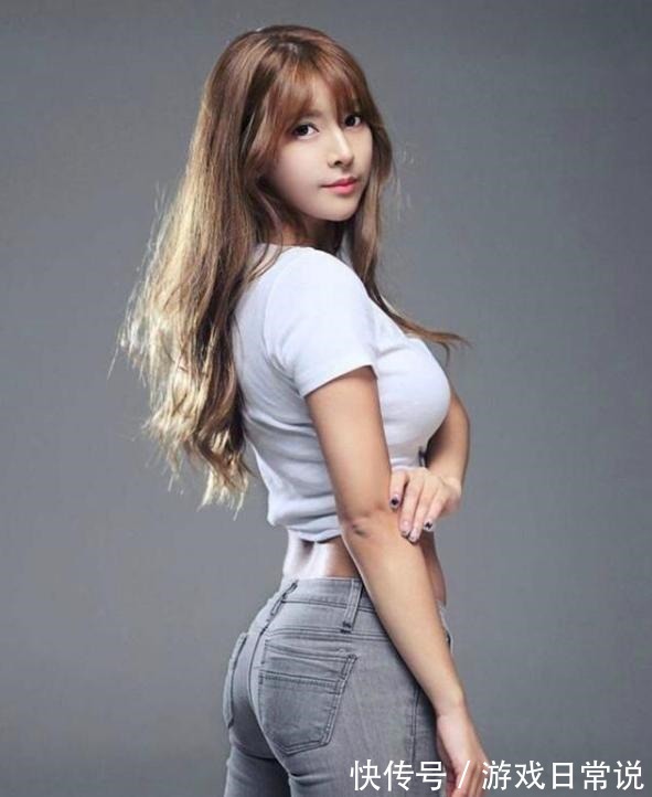 时尚 身穿牛仔的你,增添性感的气息,充满青春活力!