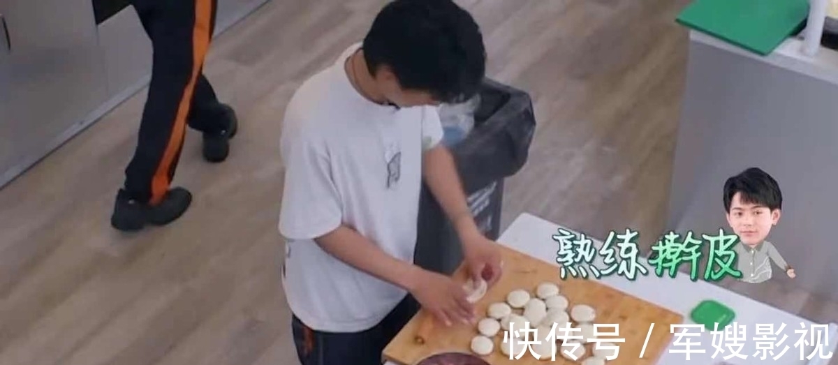 胡萝卜炒肉|离了张亮和林大厨，《中餐厅》迎来新厨师二人组，手法娴熟无可挑剔