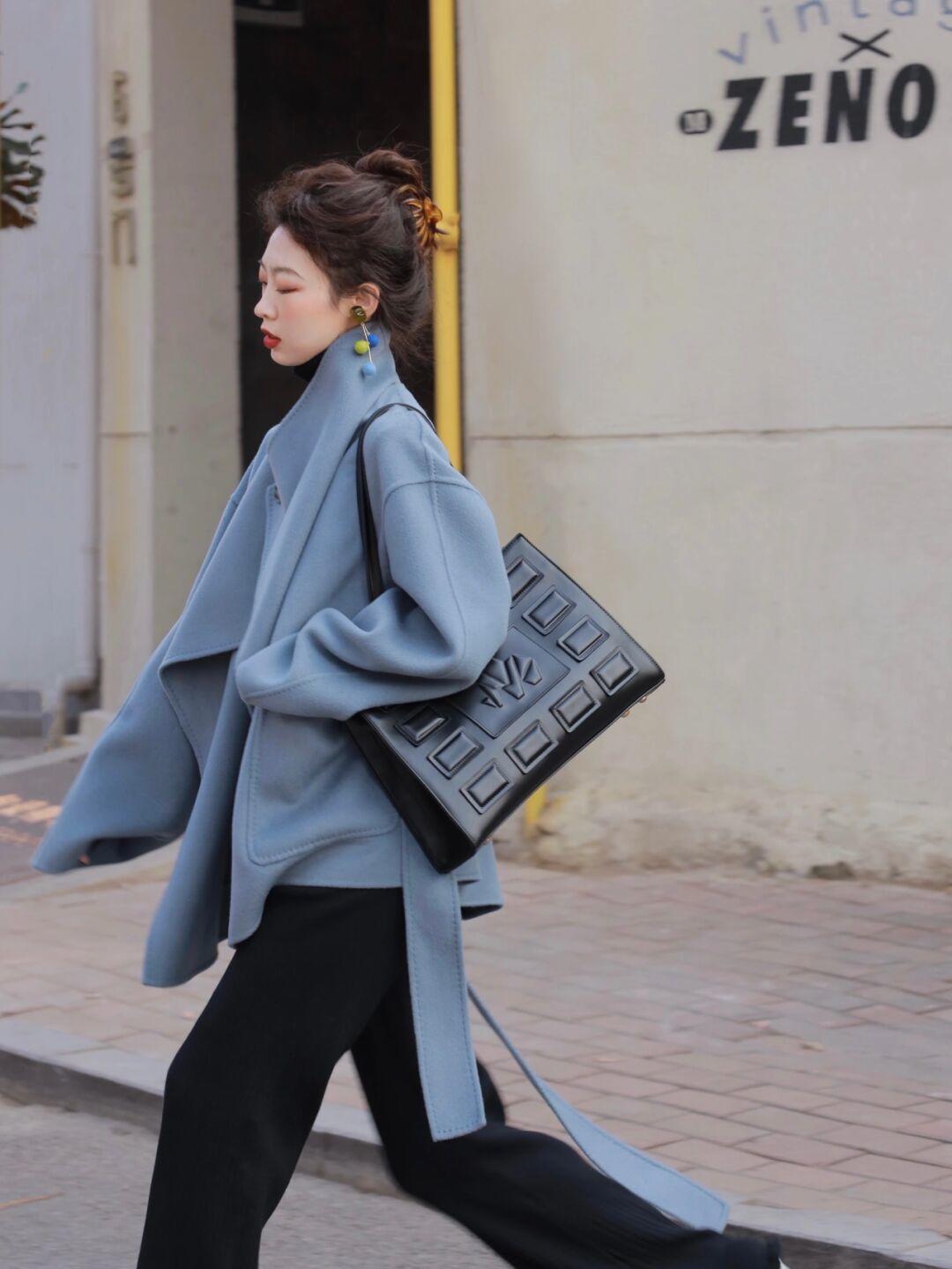 黑白配 冬季不容错过的“毛呢外套”搭配,思路总结好了,看这篇就够