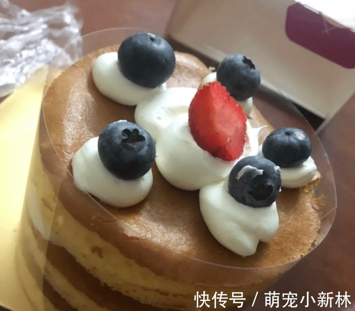 买面包时，聪明人都会避开这6种，面包店老板：不懂的人才买来吃