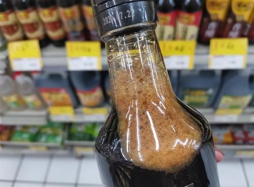 便宜|买醋时，瓶身上印有这2个字母，再便宜也不建议买，都是勾兑醋