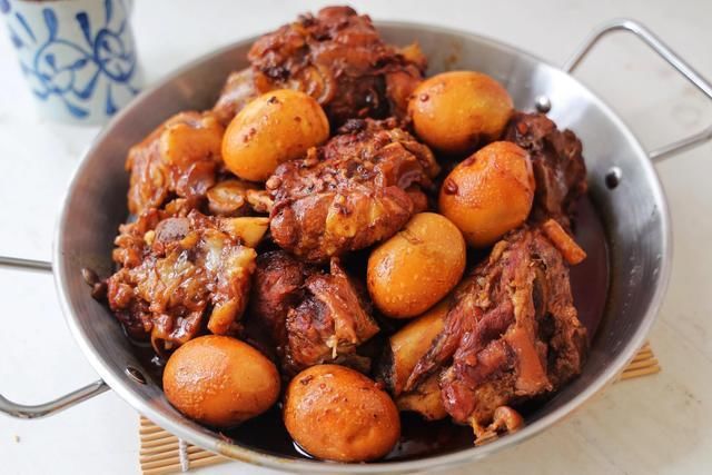 诱人|家庭版本的卤棒骨,每次卤一大锅瞬间被抢光,解馋更过瘾!香