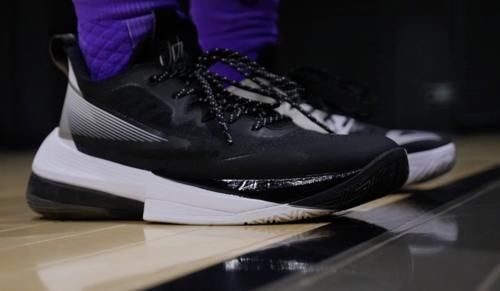 实战 脚感最舒服的实战鞋?可你能不能硬一点啊!