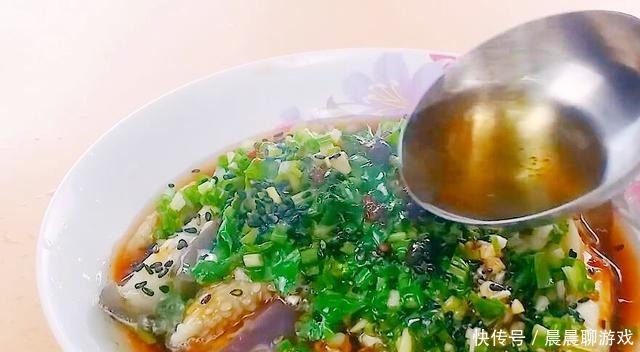 炒茄子,直接放油就错了,多加一步,茄子鲜香不油腻!