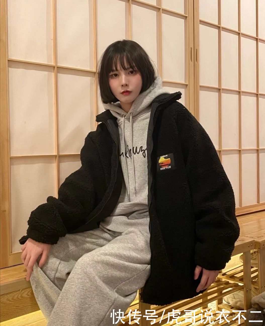 冬季不知选什么“内搭”？简约的连帽卫衣，才是“百搭神器”