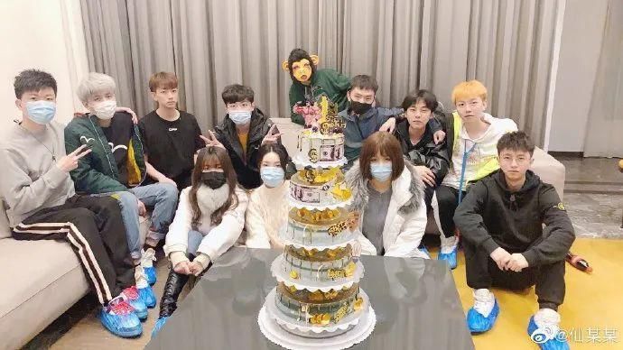 微博|小团团与好友聚会娱乐,配文“小赢三千”,却遭到某博主举报聚赌?