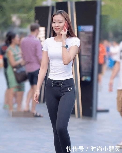 百搭 别只穿阔腿裤了,现在流行瑜伽裤,时髦显瘦还百搭