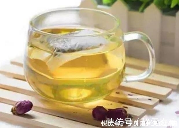 荷叶碱|肚子上赘肉太多了?白开水泡“它”,每天喝2杯,和大肚腩说拜拜