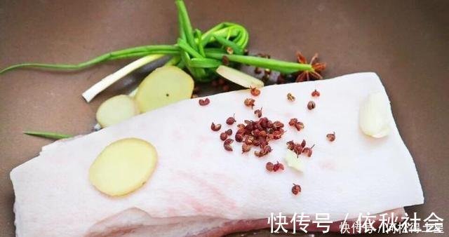 猪皮|家庭式粤式脆皮烤肉，金皮酥去渣，真是鸡儆猴的烤肉店