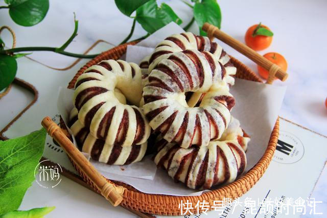 馒头|我家面粉从不蒸馒头,试试这做法,1次做8个,出锅瞬间扫光,赞