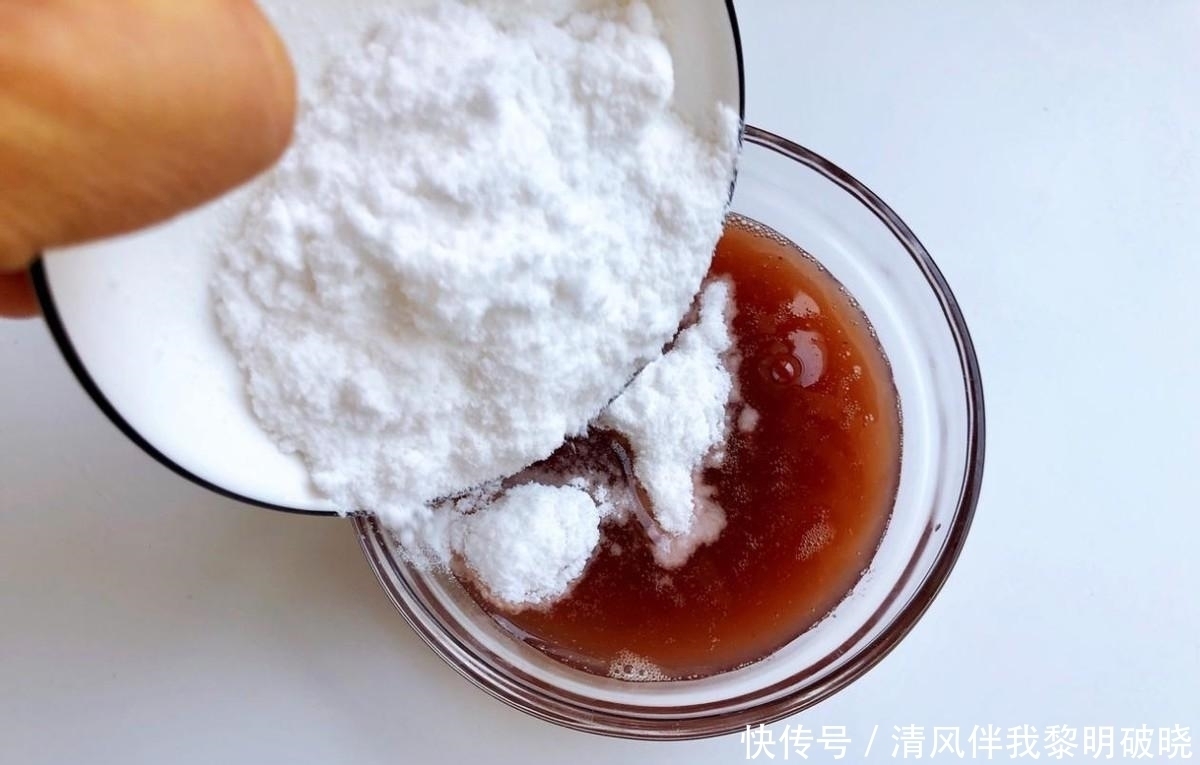 喜欢吃果冻不用花钱买，自己在家就能做，没有添加更健康