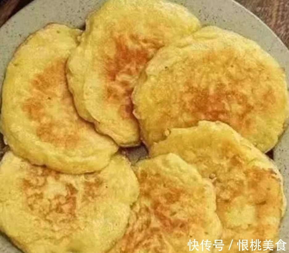 诱人|3个香蕉，2个鸡蛋，教你3分钟做煎饼，鲜美诱人，上桌不够吃