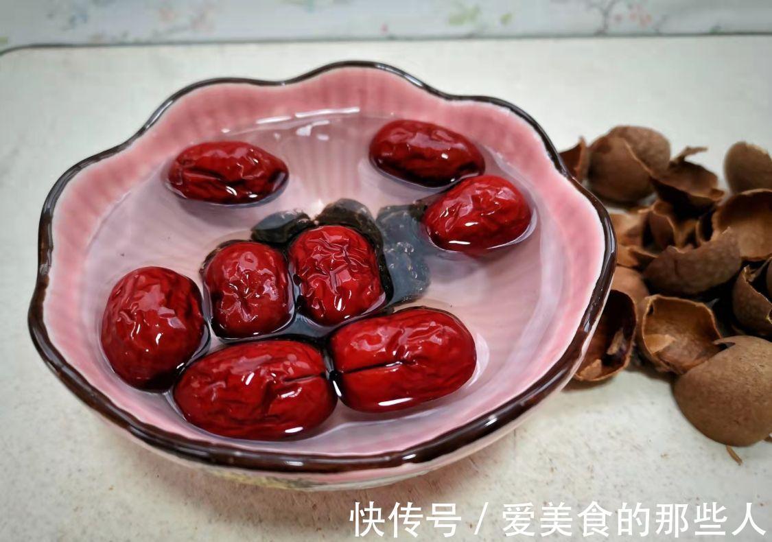 冬天对女人最好的一道汤，益气补血，常喝手脚不冰凉，温暖过寒冬