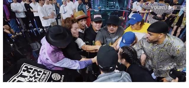 凝聚力|王一博：一波王炸battle六连胜，实力强，氛围好，凝聚力boom了 ~