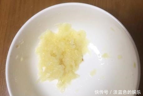 菠菜别炒着吃了,教你新做法,清爽解油腻,营养更健康