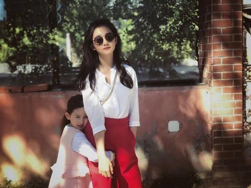 妈妈|母子吃早餐时,服务员说了一句:这妈妈老了就等着被送养老院吧