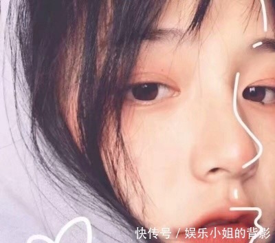 天生就有“娃娃脸”的女孩，一般有这3特征，别以为是自己胖了