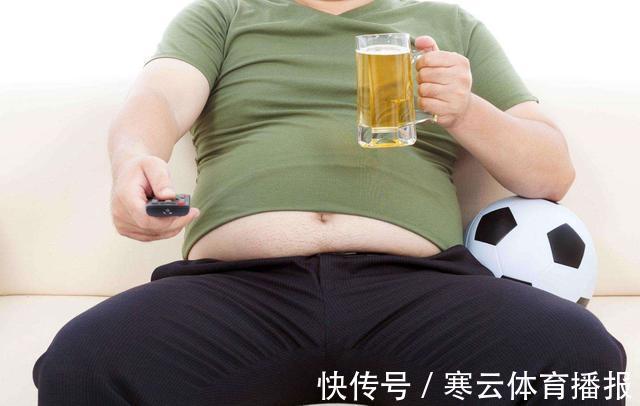 男性衰老|男性开始衰老，身体会发出6个信号，若没超过3个，说明还硬朗