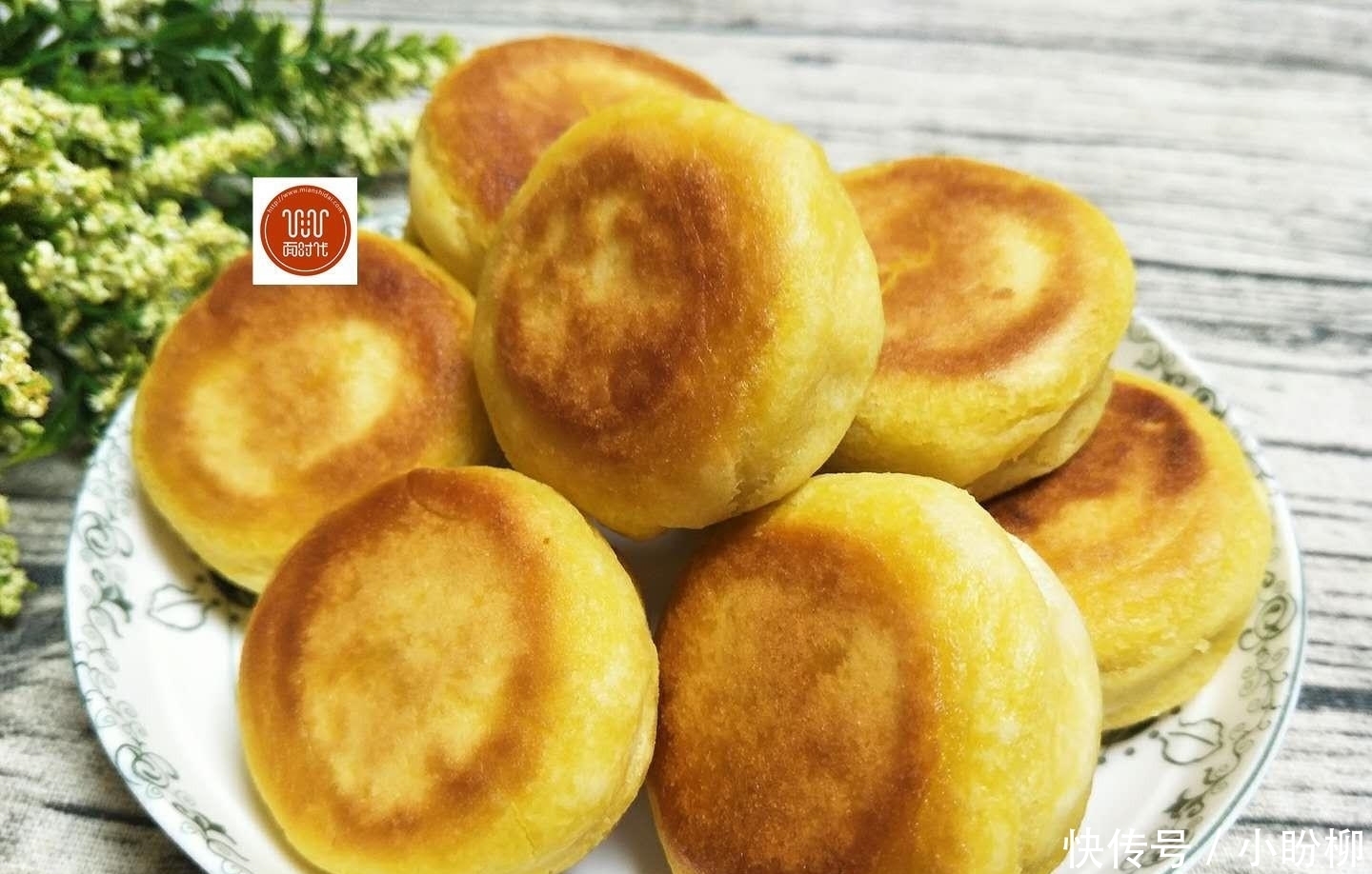 玉米饼,教你一招,比城里卖的蛋糕还要好吃,儿子一下吃了5个