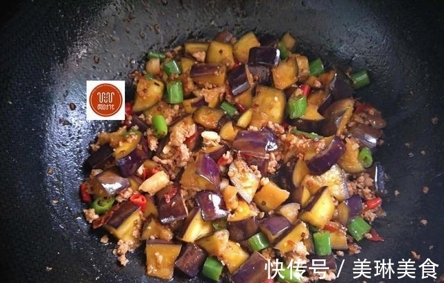 红绿辣椒|我做的烧茄子，不油炸更入味，隔天就做一次，孩子多吃一碗饭！