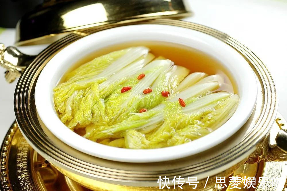 枸杞+|枸杞泡水犯3个错,营养全无、身体被伤透!懂养生的人都避开了