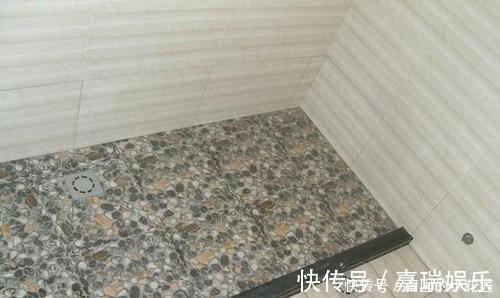 鹅卵石|越来越多人卫生间装修不贴瓷砖了,不得不夸聪明,懊悔察觉太晚了