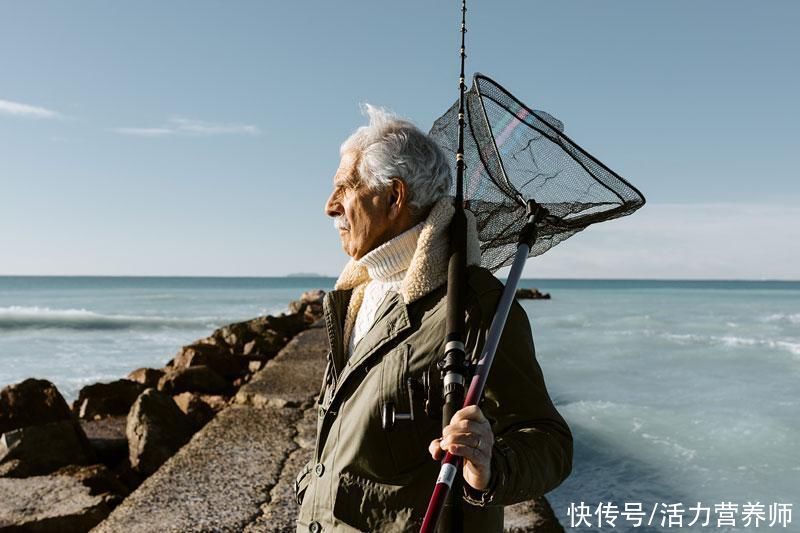 钓鱼|为什么越来越多的中老年人对钓鱼上瘾？为了吃鱼吗？原因有四
