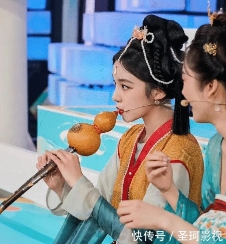 收视|《快本》收视跌到0.59，最新一期被批没内涵，谢娜台上哭诉压力大