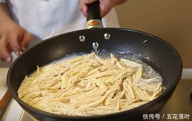 爱吃|孩子爱吃的黄瓜炒腐竹,鲜嫩爽口,美味营养,吃一次念念不忘