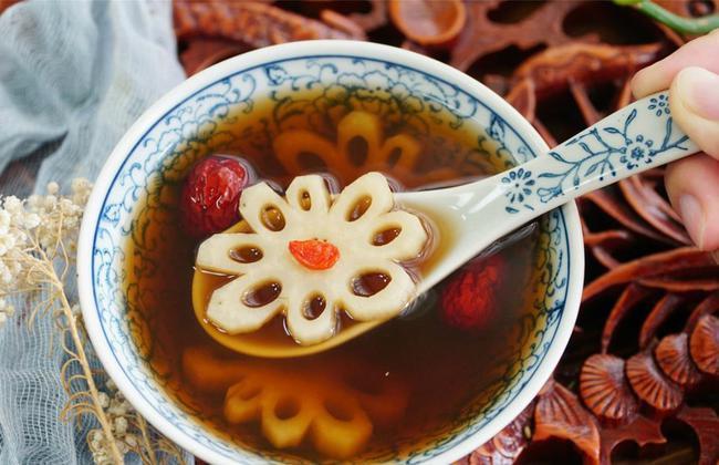 红枣|建议中老年:入秋少吃肉,若不差钱常吃这5种食物,营养高好吸收