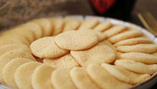 糯米粉这样做太好吃了，不揉面不发面，蒸一蒸就上桌，孩子爱吃